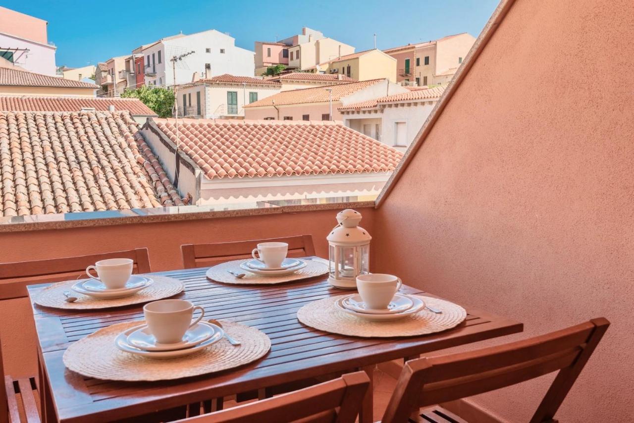 Apartments With Swimming Pool In Santa Teresa Di Gallura Extérieur photo