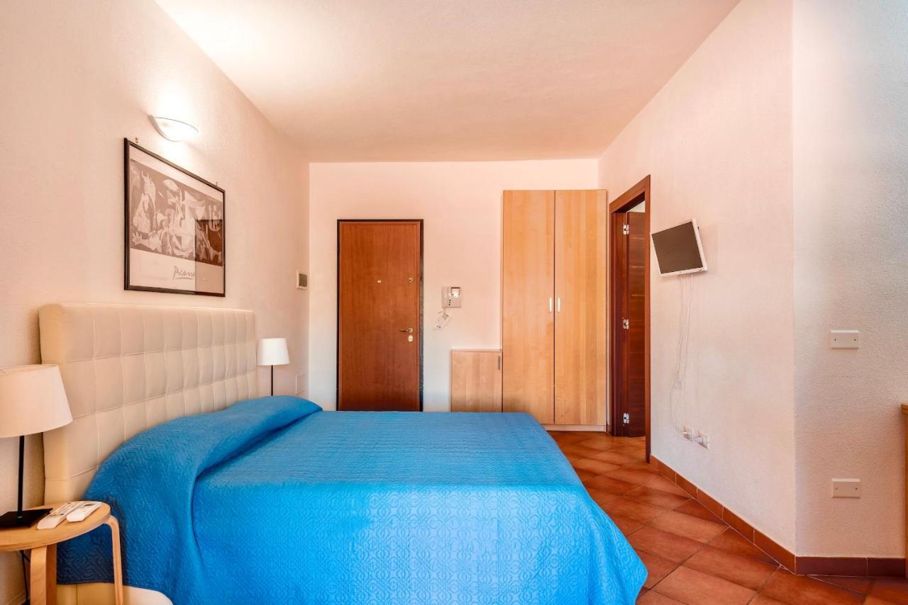 Apartments With Swimming Pool In Santa Teresa Di Gallura Extérieur photo