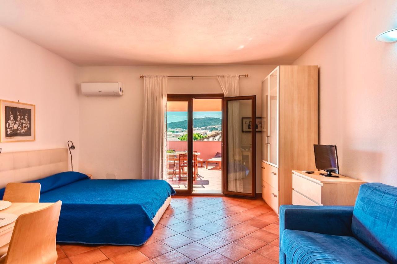 Apartments With Swimming Pool In Santa Teresa Di Gallura Extérieur photo